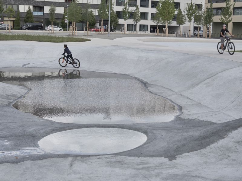 Planschbecken und Pumptrack in einem